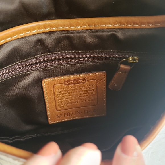 **SOLD** COACH Shoulder Bag - Picture 4 of 6
